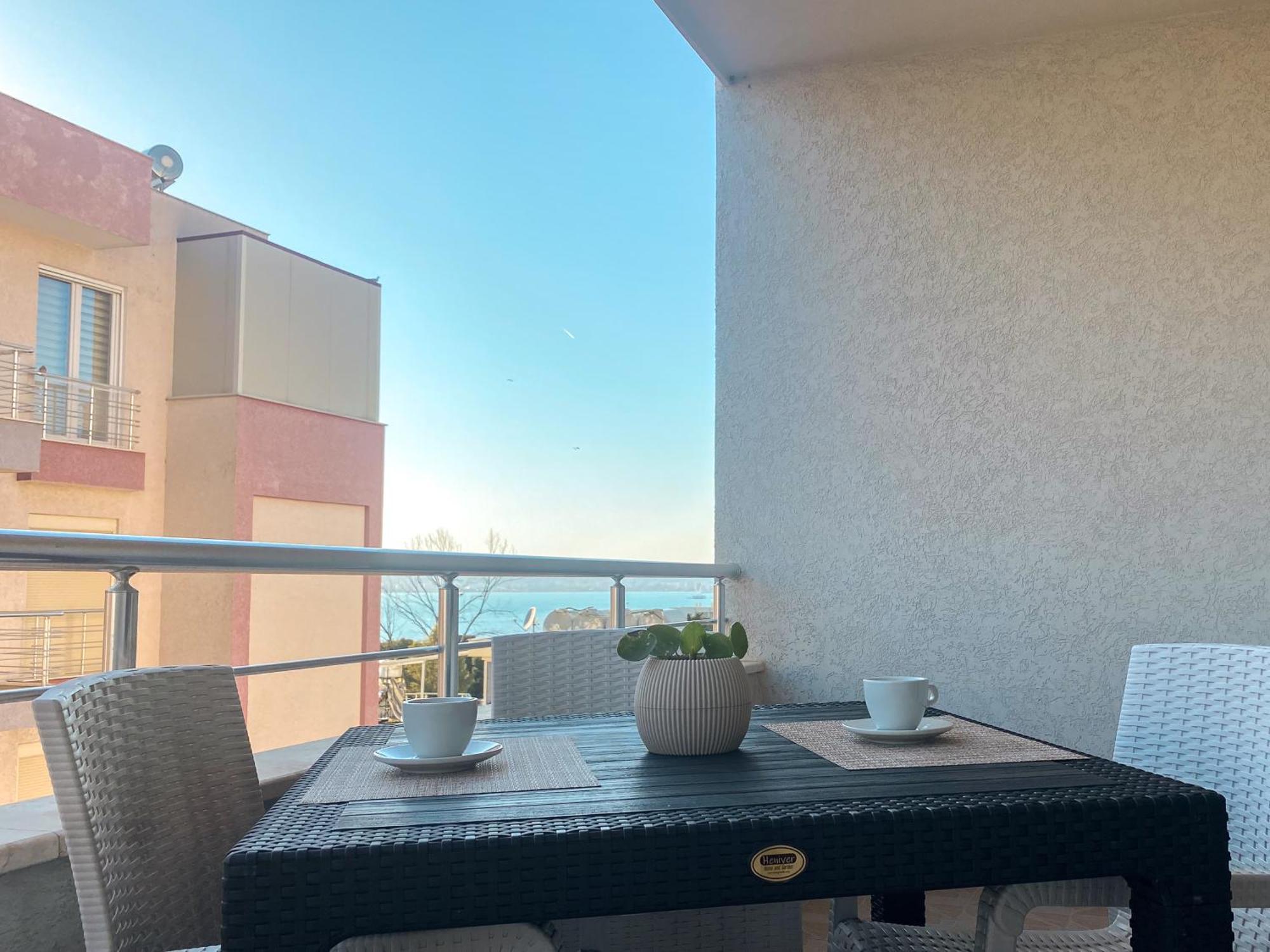 Lunasol Seaside Apartments Durres Exterior photo